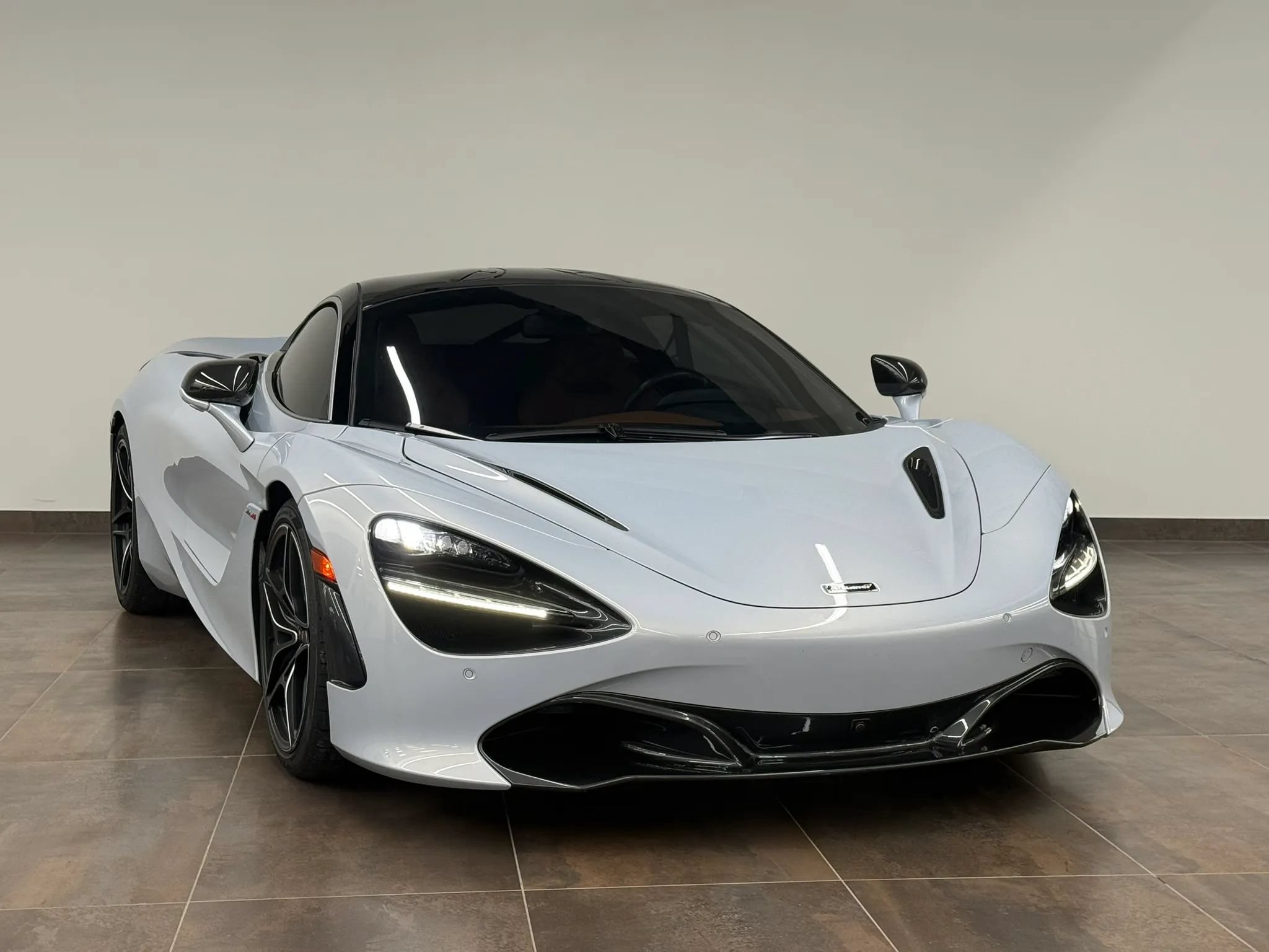 Used 2018 McLaren 720S photo 16