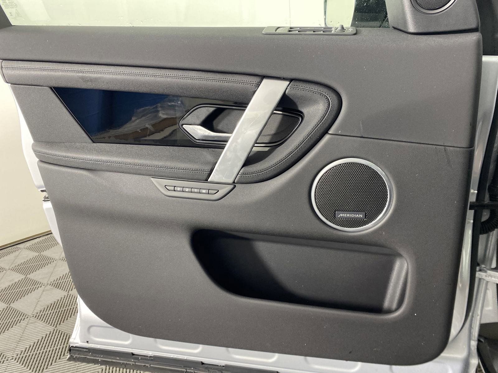 2025 Land Rover Discovery Sport S