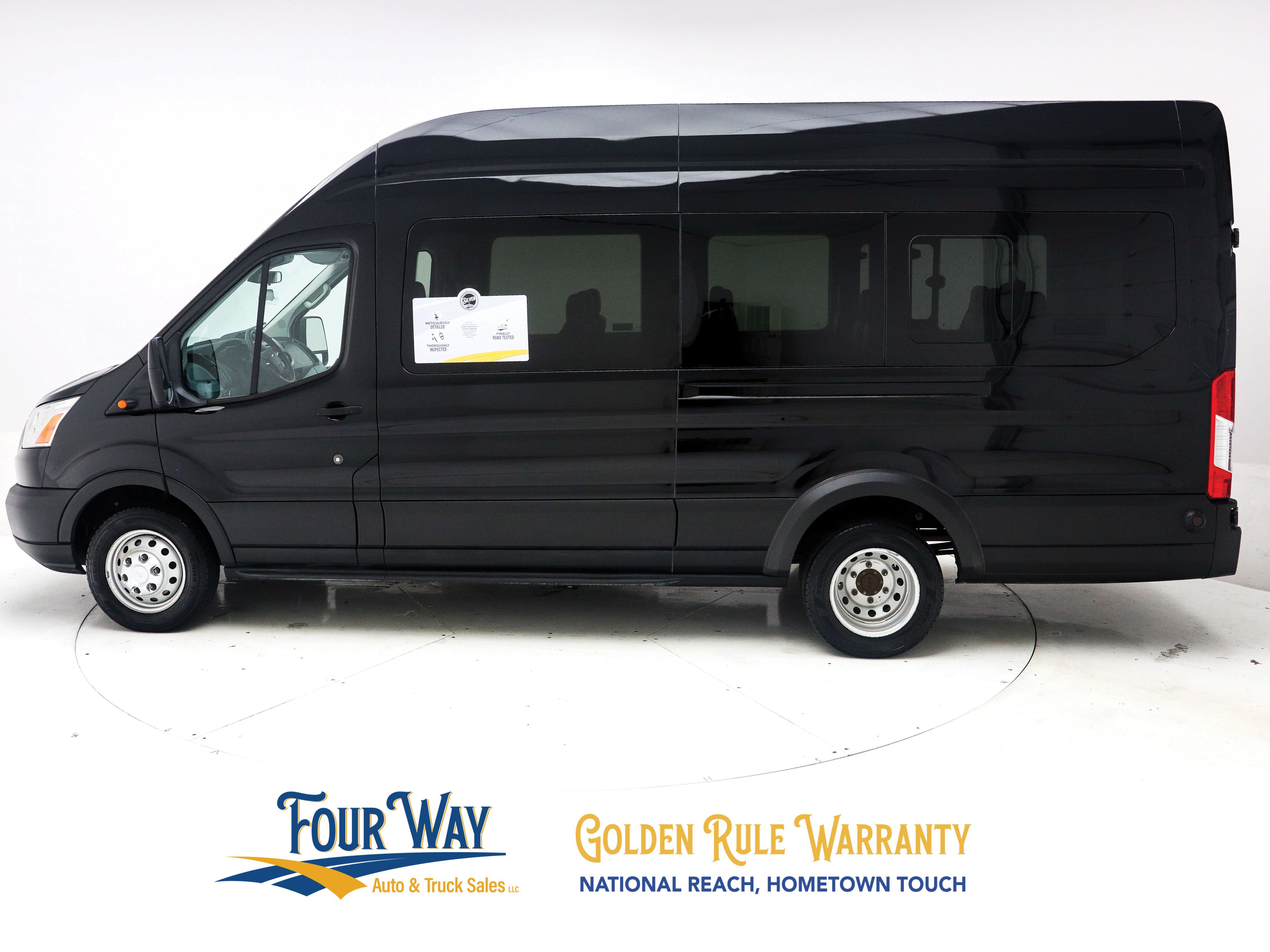 2019 Ford Transit Passenger Van XLT - Photo 7