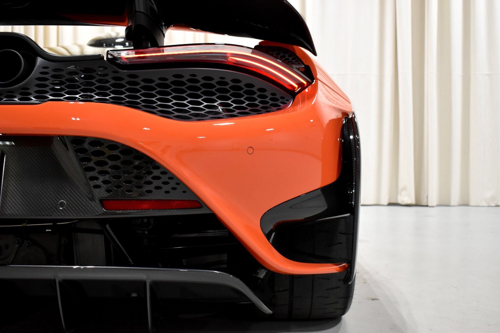 Used 2021 McLaren 765LT photo 17