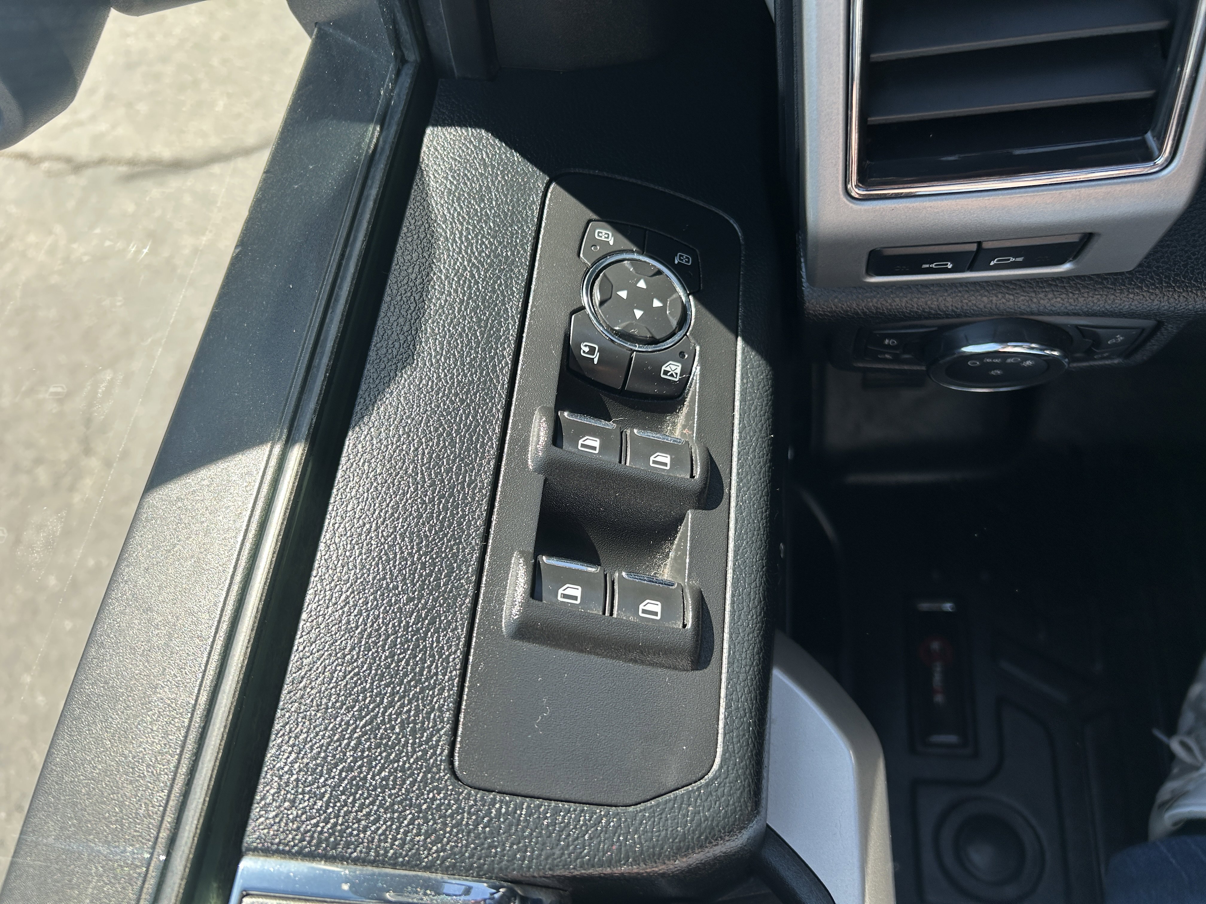 2017 Ford F150 Lariat