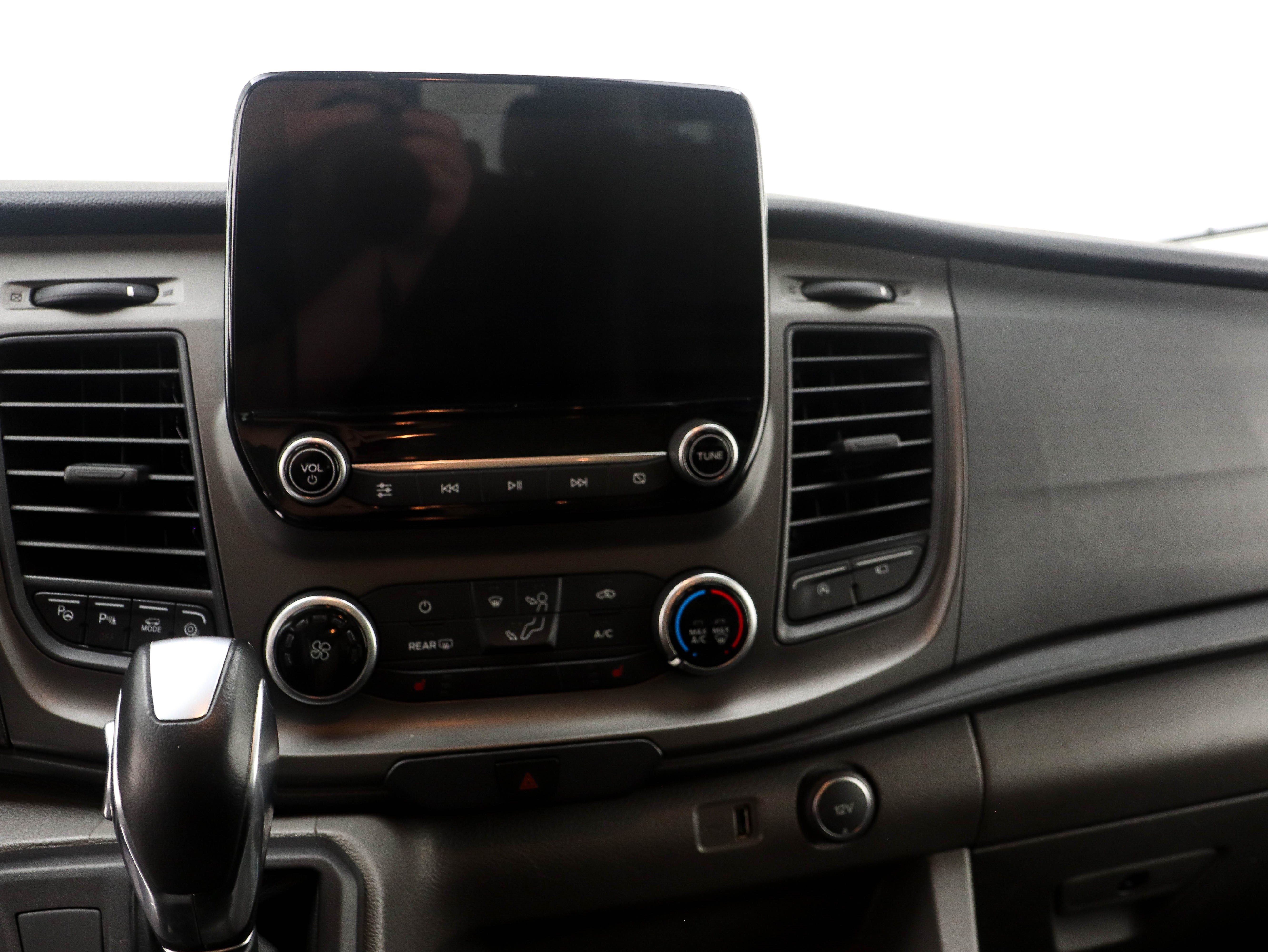 2020 Ford Transit Passenger Van XLT - Photo 15