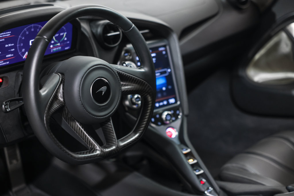 Used 2019 McLaren 720S Performance photo 28
