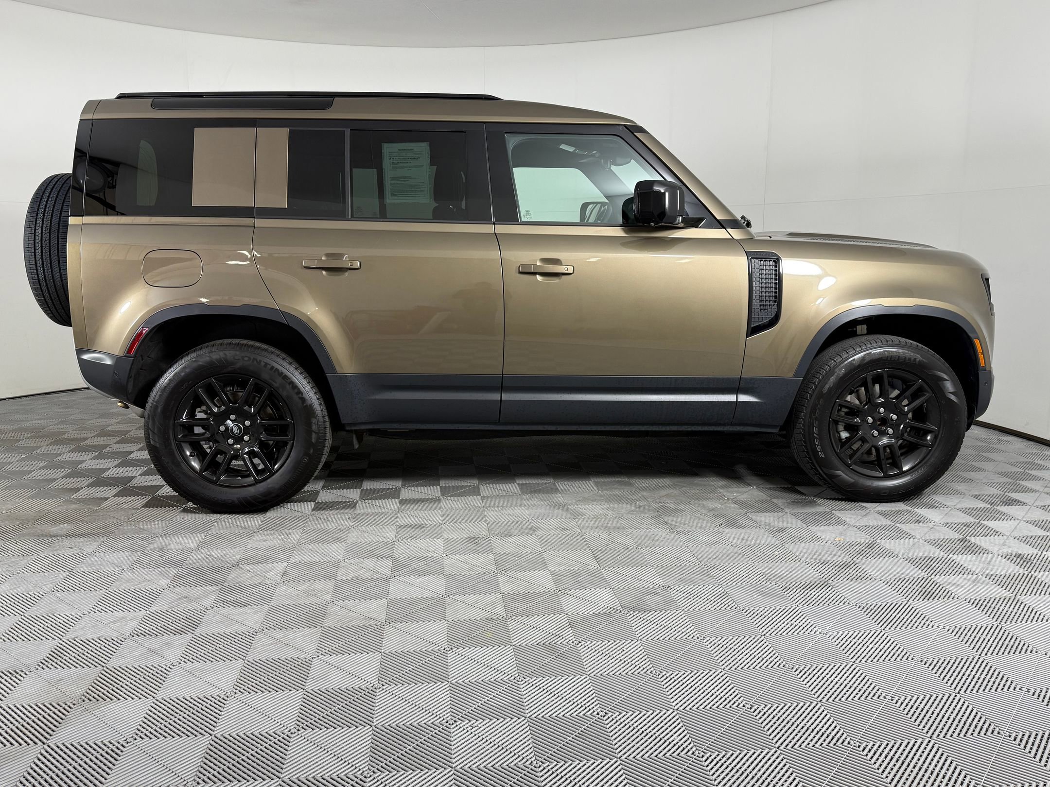 2025 Land Rover Defender 110 S