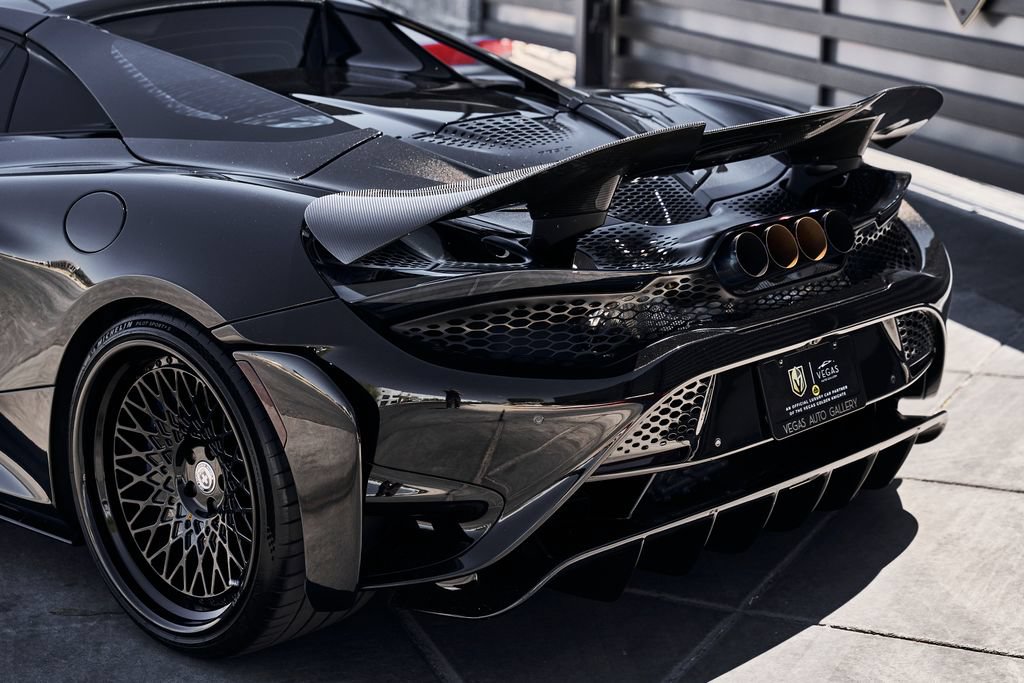 Used 2022 McLaren 765LT photo 14