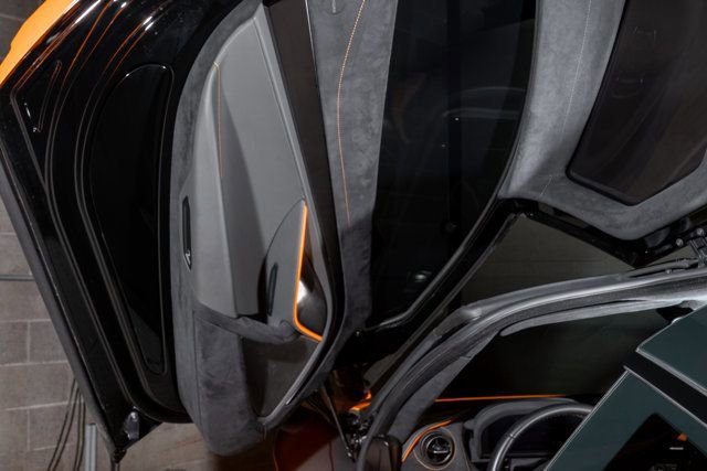 Used 2019 McLaren 720S Performance photo 24