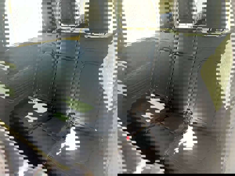 2023 Land Rover Defender 130 X-Dynamic SE