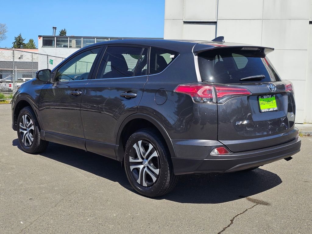 2017 Toyota RAV4 LE