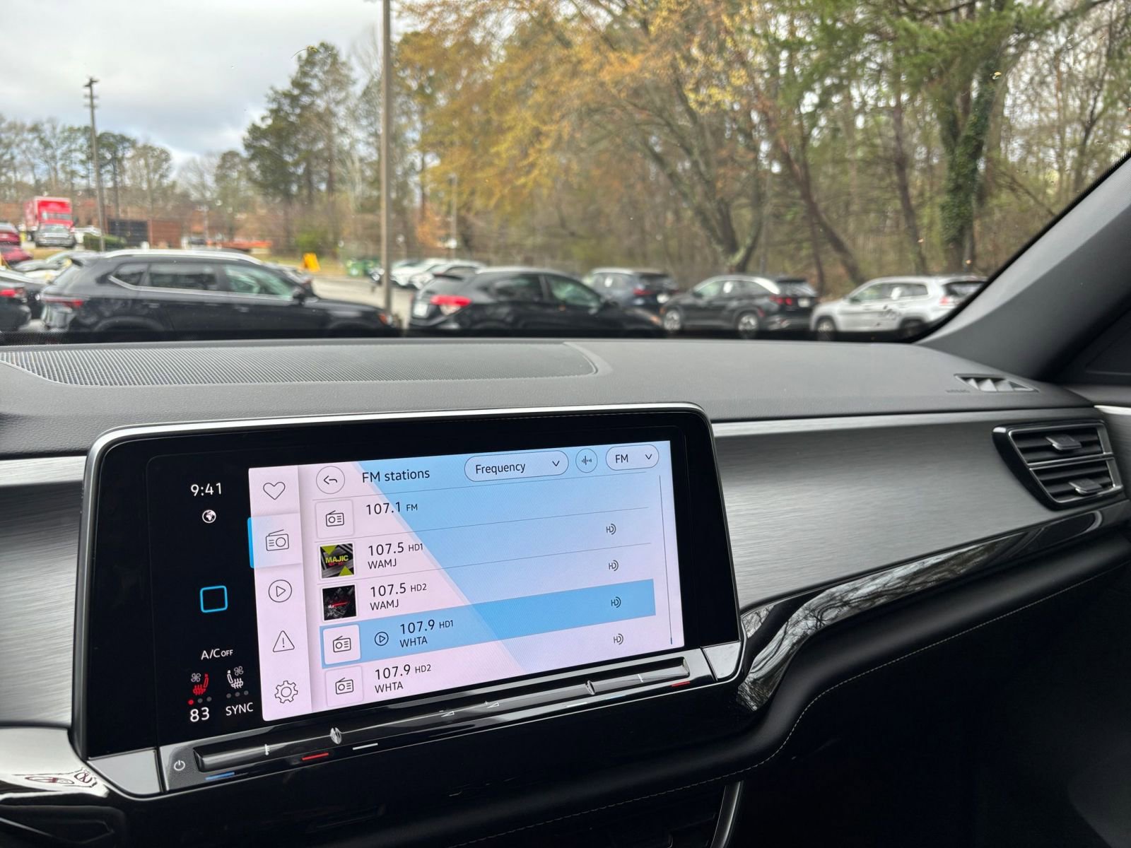 2025 Volkswagen Atlas Cross Sport SE