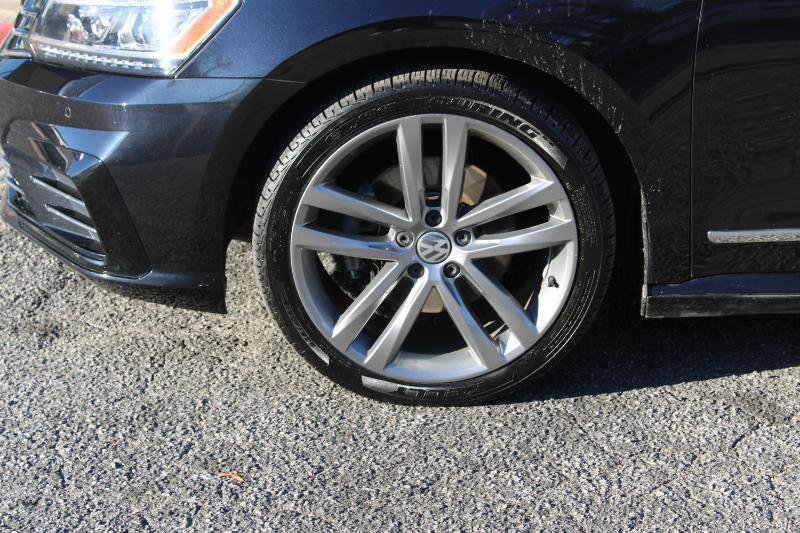 2019 Volkswagen Passat 2.0T SE R-Line