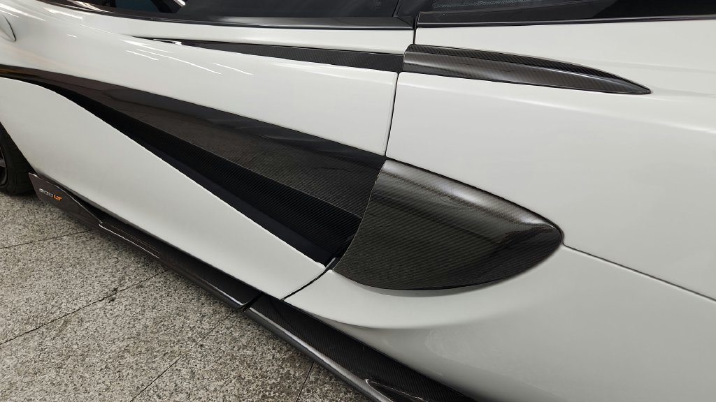 Used 2019 McLaren 600LT photo 17