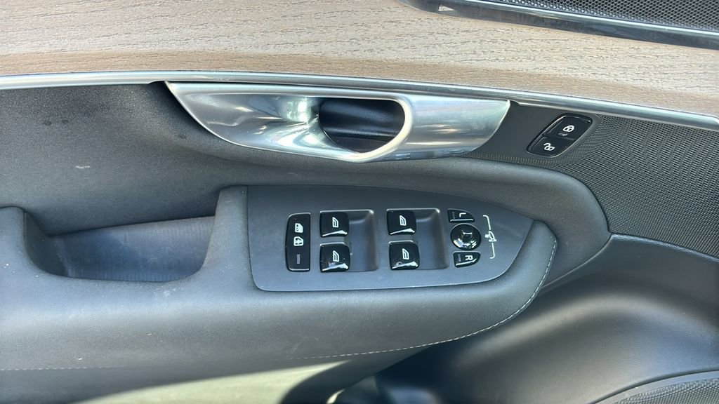 2025 Volvo Xc90 B6 Plus