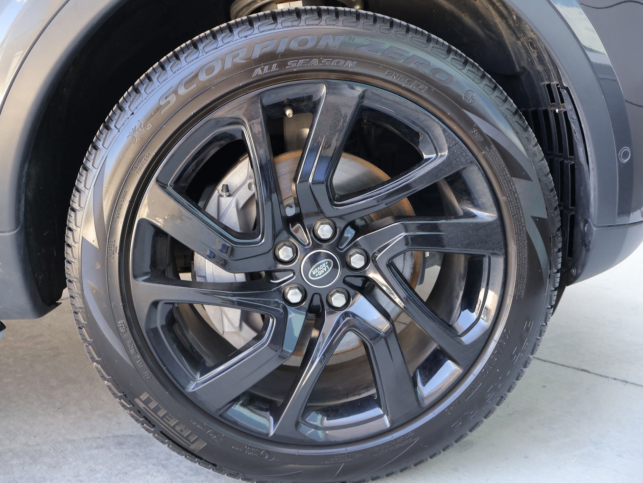 2025 Land Rover Discovery S