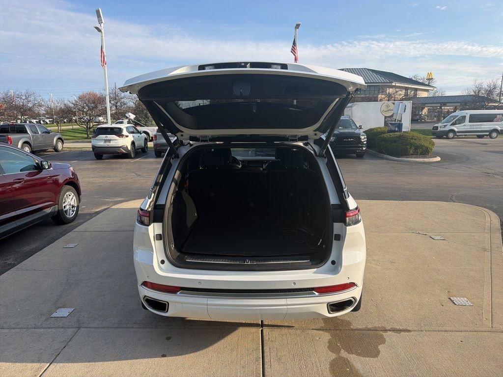 2022 Jeep Grand Cherokee Summit