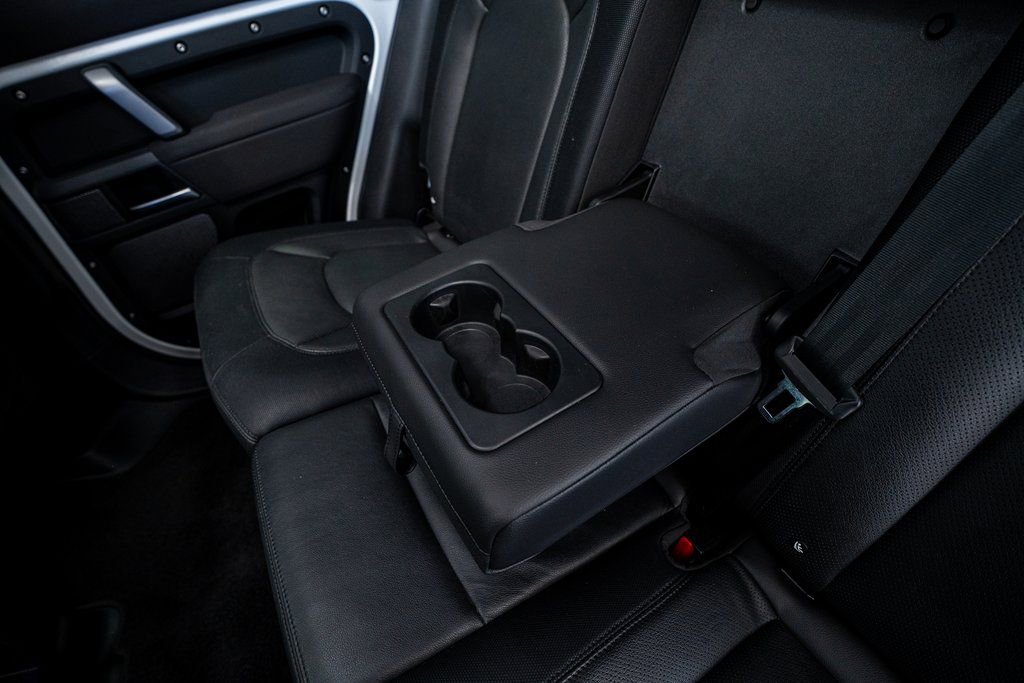 2023 Land Rover Defender 110 X-Dynamic SE