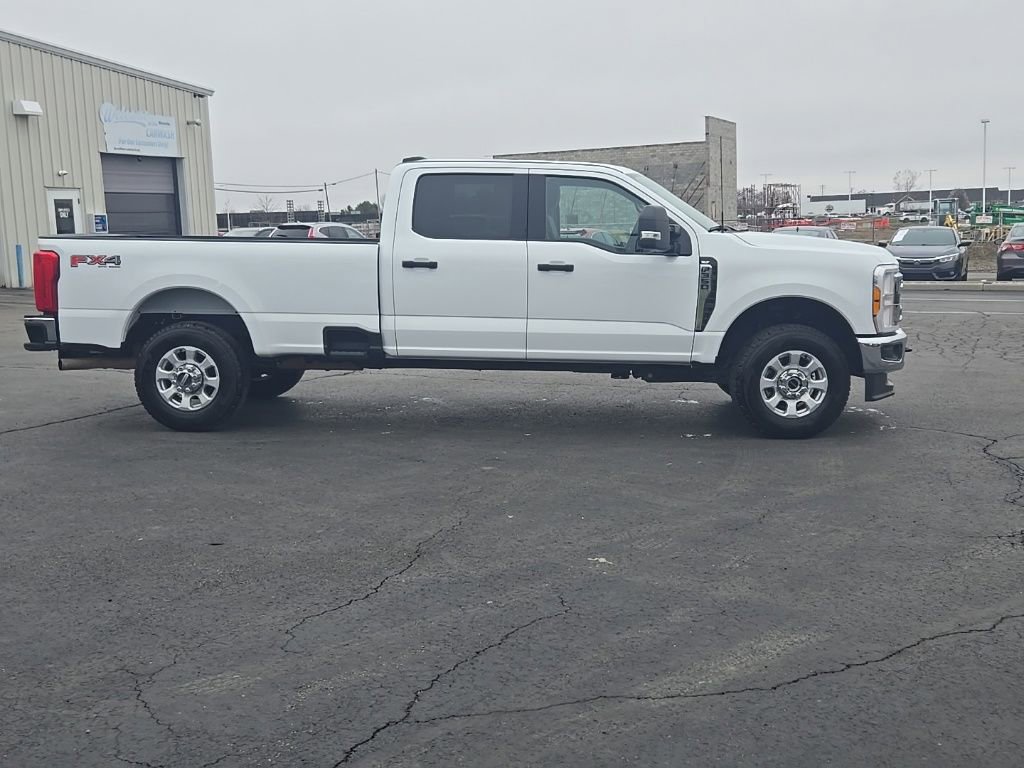 2023 Ford F350 XLT