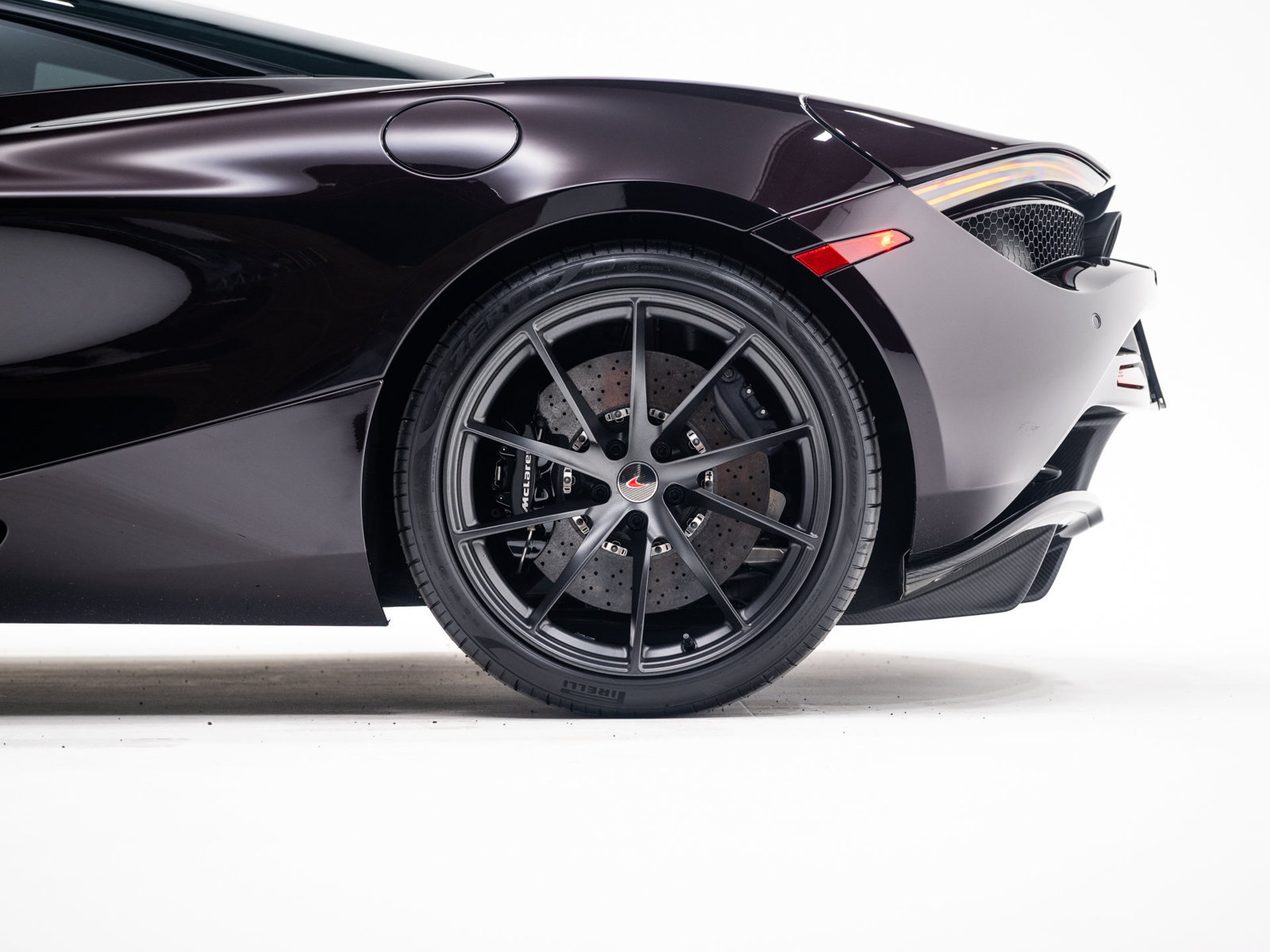 Used 2018 McLaren 720S Luxury photo 11