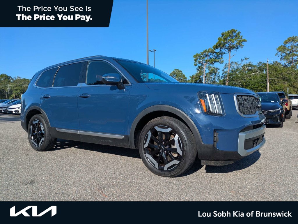 Used 2023 Kia Telluride EX w/ EX Captain's Chair Package