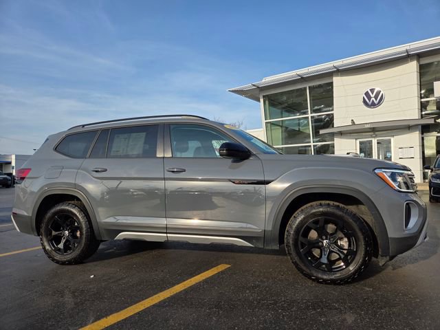 Used 2025 Volkswagen Atlas Peak Edition SE