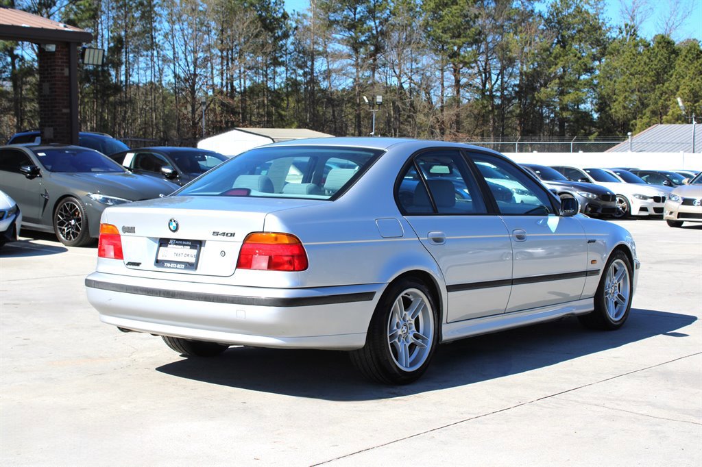 2000 BMW 540i Sedan