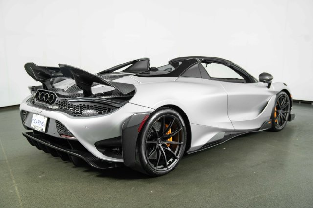 Used 2022 McLaren 765LT photo 8