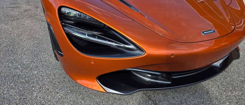 Used 2018 McLaren 720S Performance photo 19