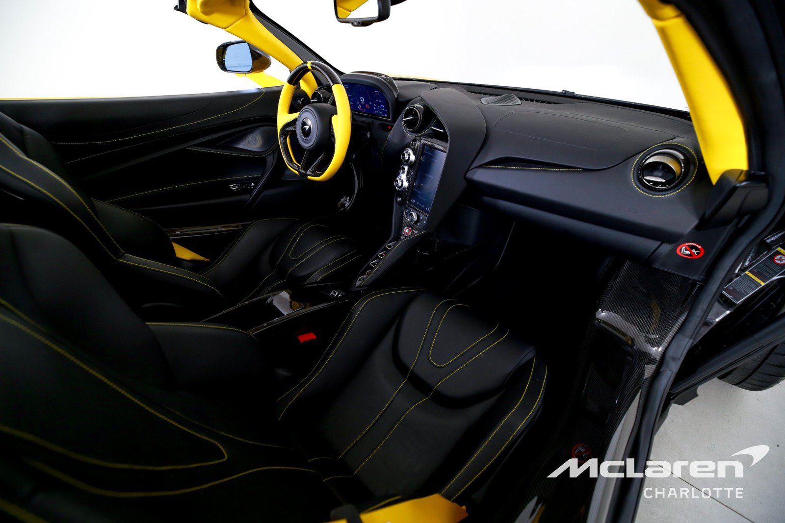 Used 2022 McLaren 765LT photo 21