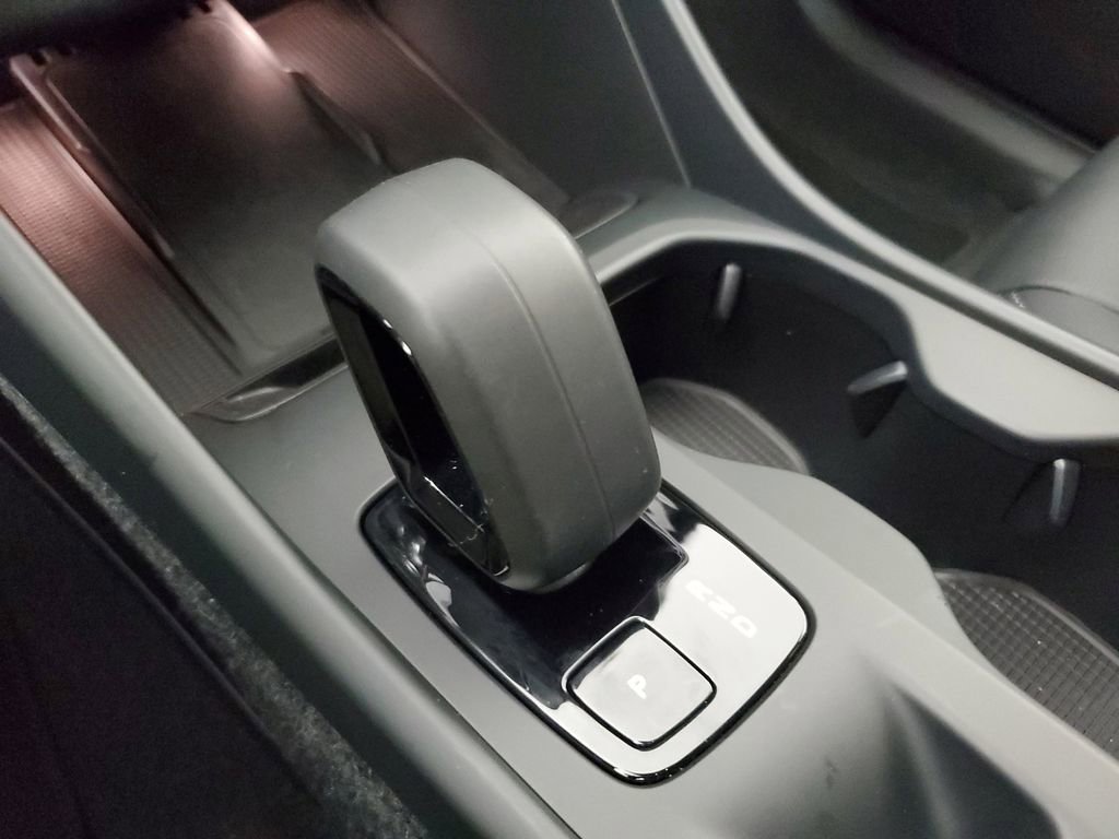 2026 Volvo Xc40 B5 Core