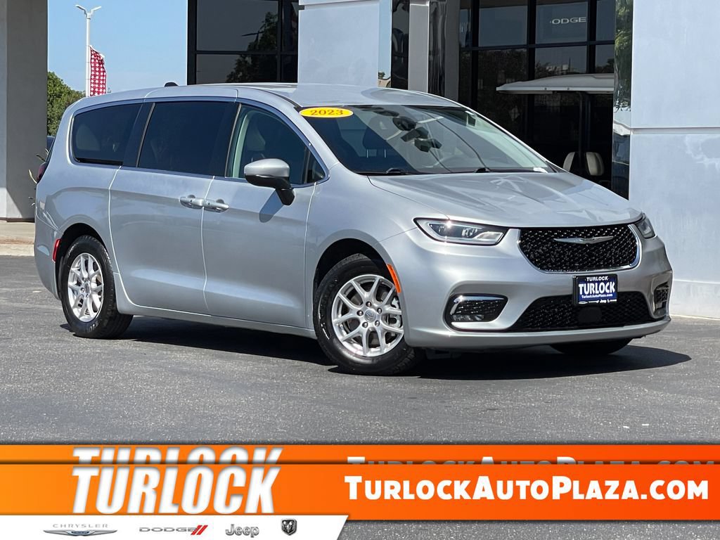 Used 2023 Chrysler Pacifica Touring-L