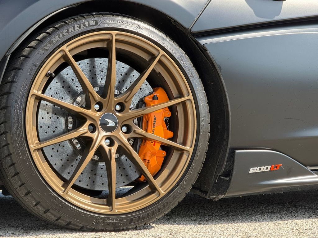Used 2020 McLaren 600LT Spider photo 40