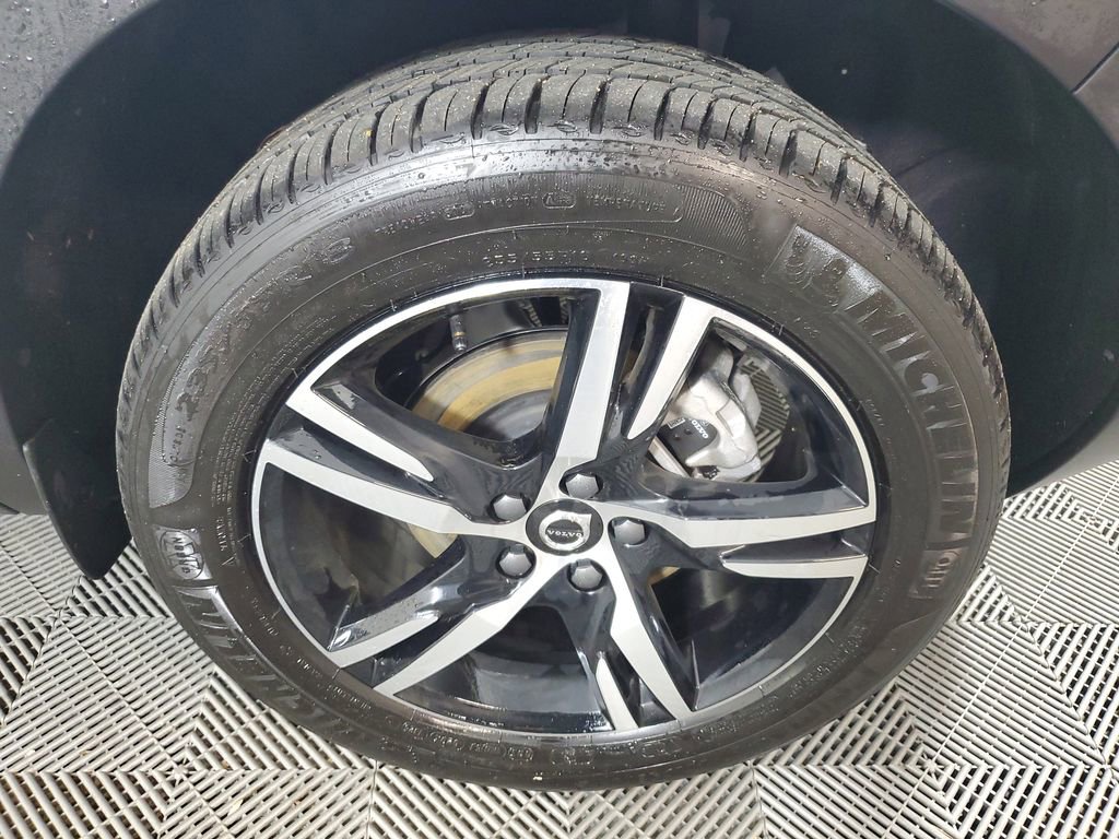 2026 Volvo Xc40 B5 Core