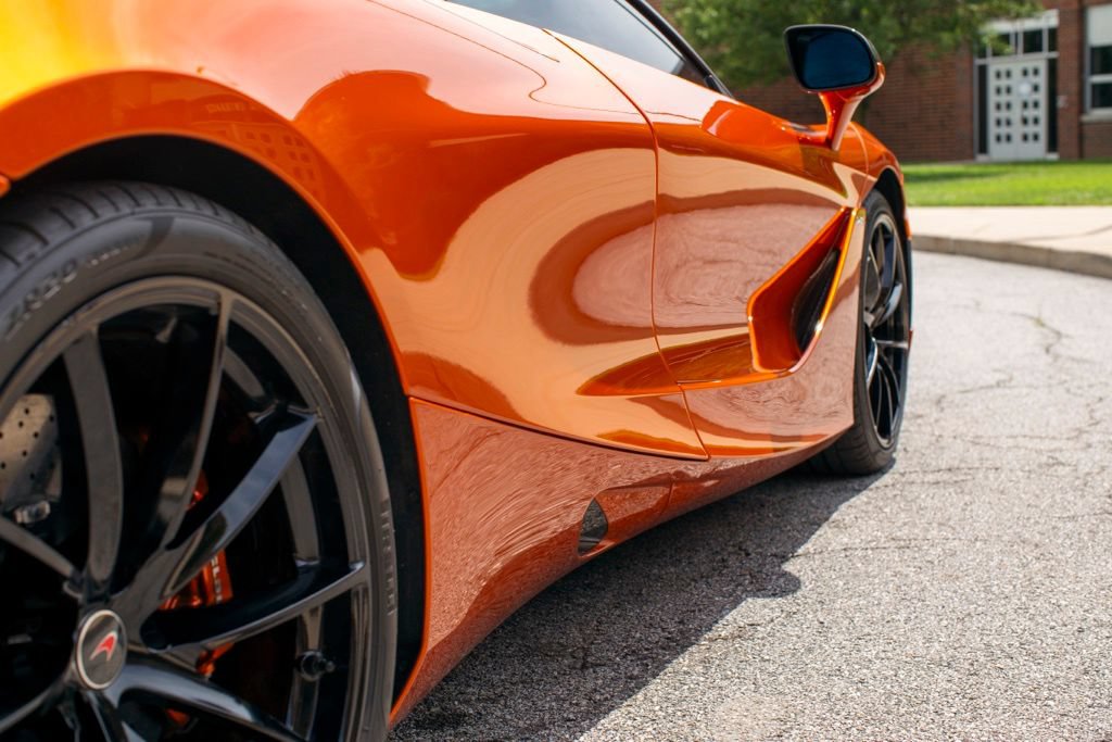 Used 2018 McLaren 720S Performance photo 28