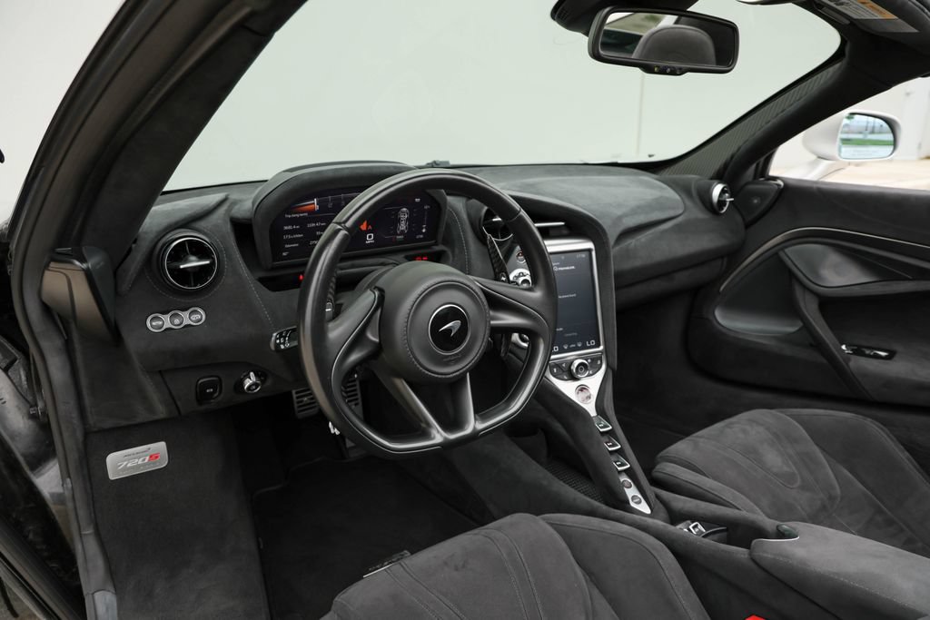 Used 2020 McLaren 720S Performance photo 17