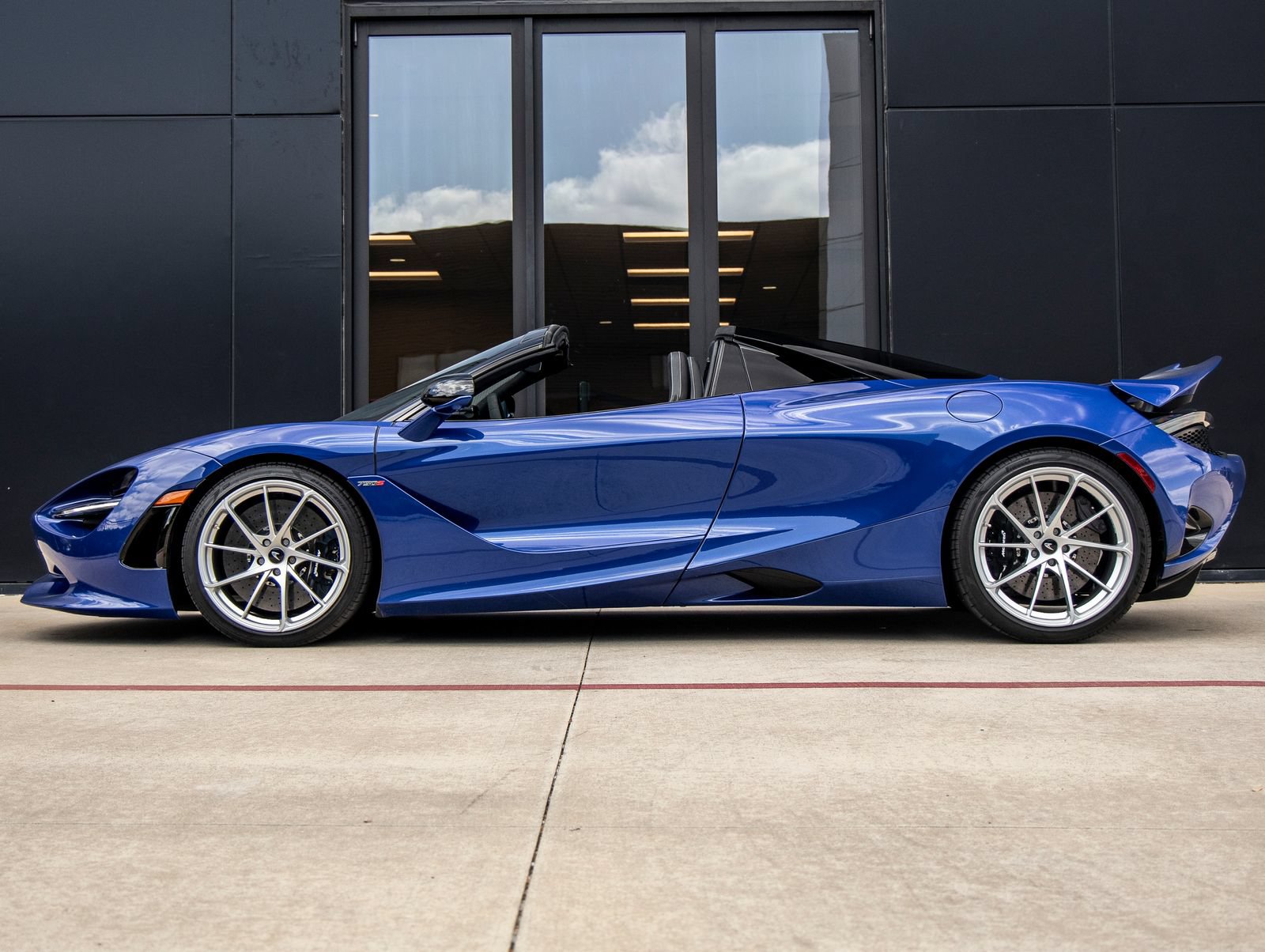 Used 2024 McLaren 750S Spider photo 10