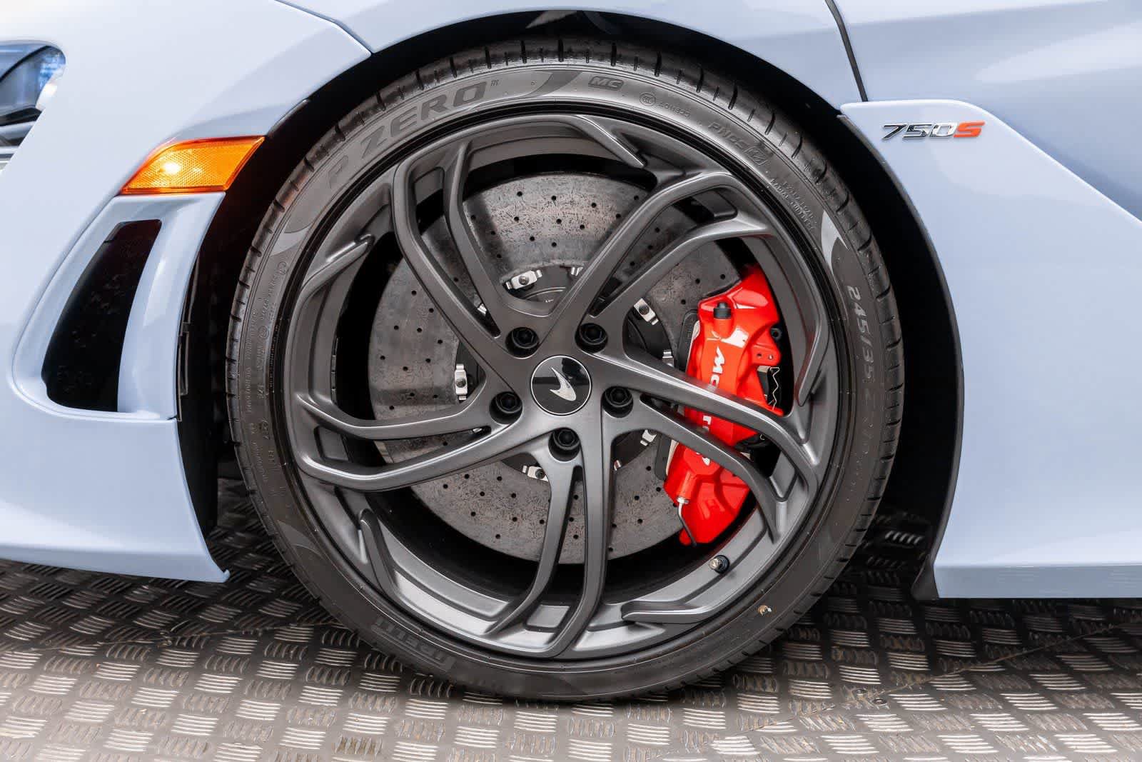 New 2026 McLaren 750S photo 8