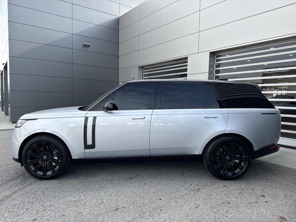 2025 Land Rover Range Rover Long Wheelbase SE