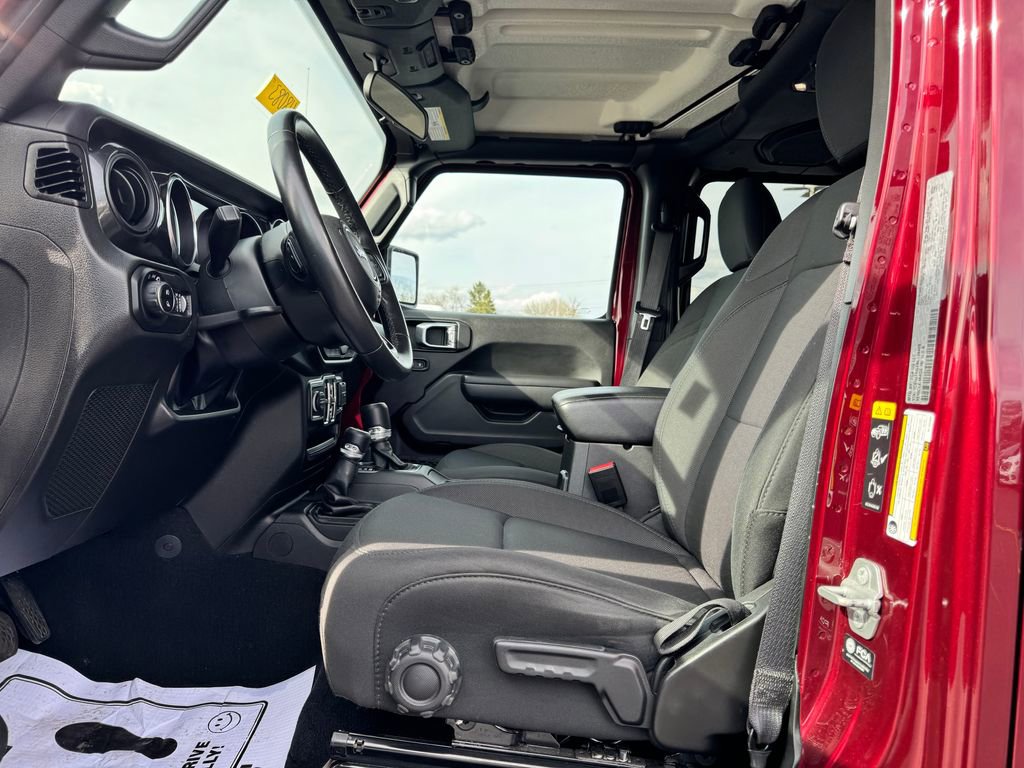 2022 Jeep Gladiator Sport