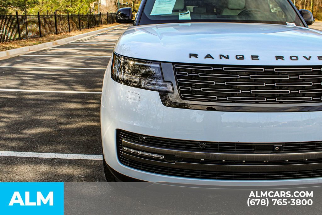 2025 Land Rover Range Rover Long Wheelbase SE