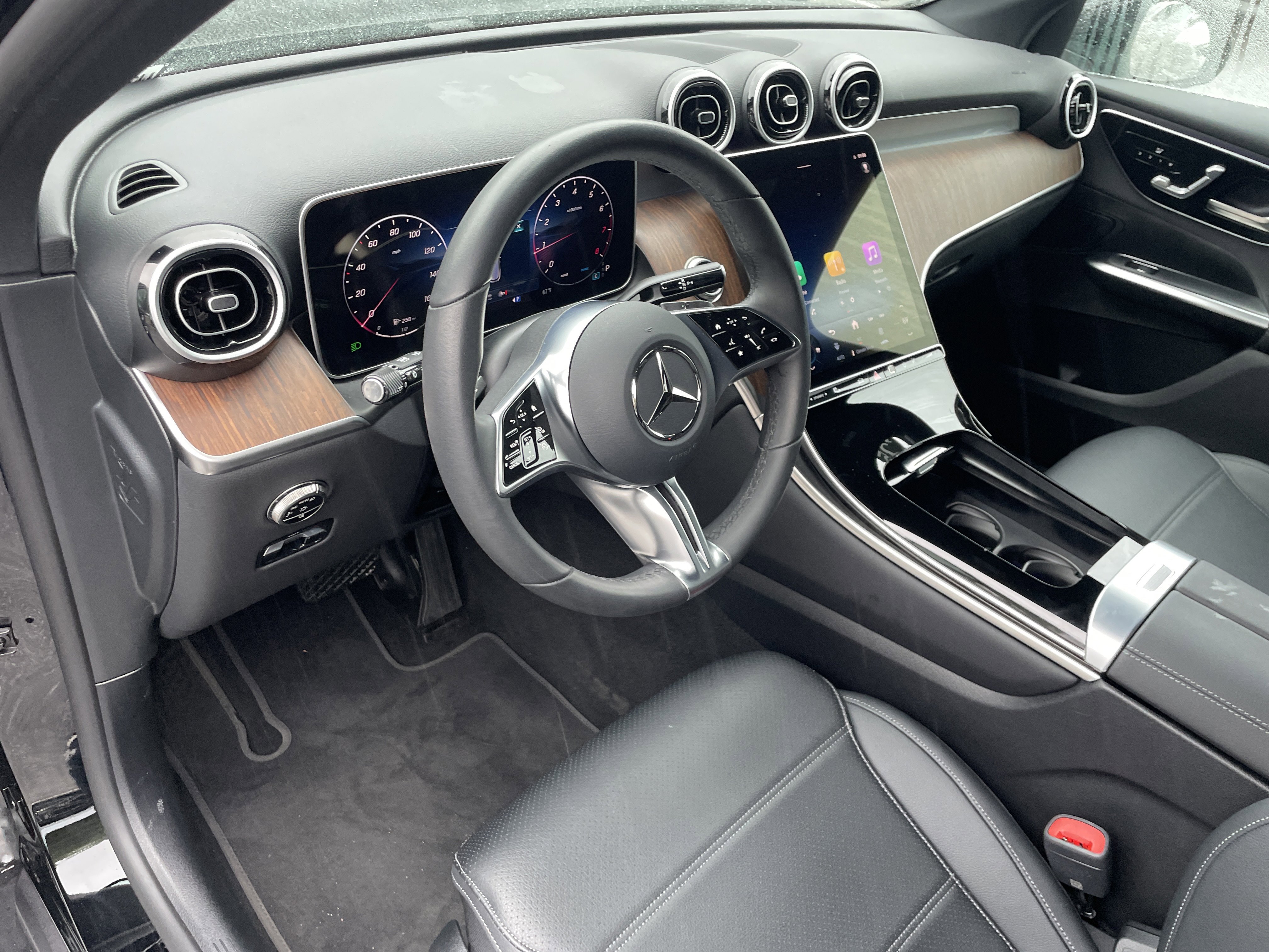 2025 Mercedes-Benz GLC 300 4MATIC