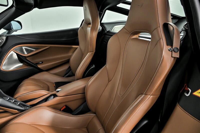 Used 2018 McLaren 720S photo 25