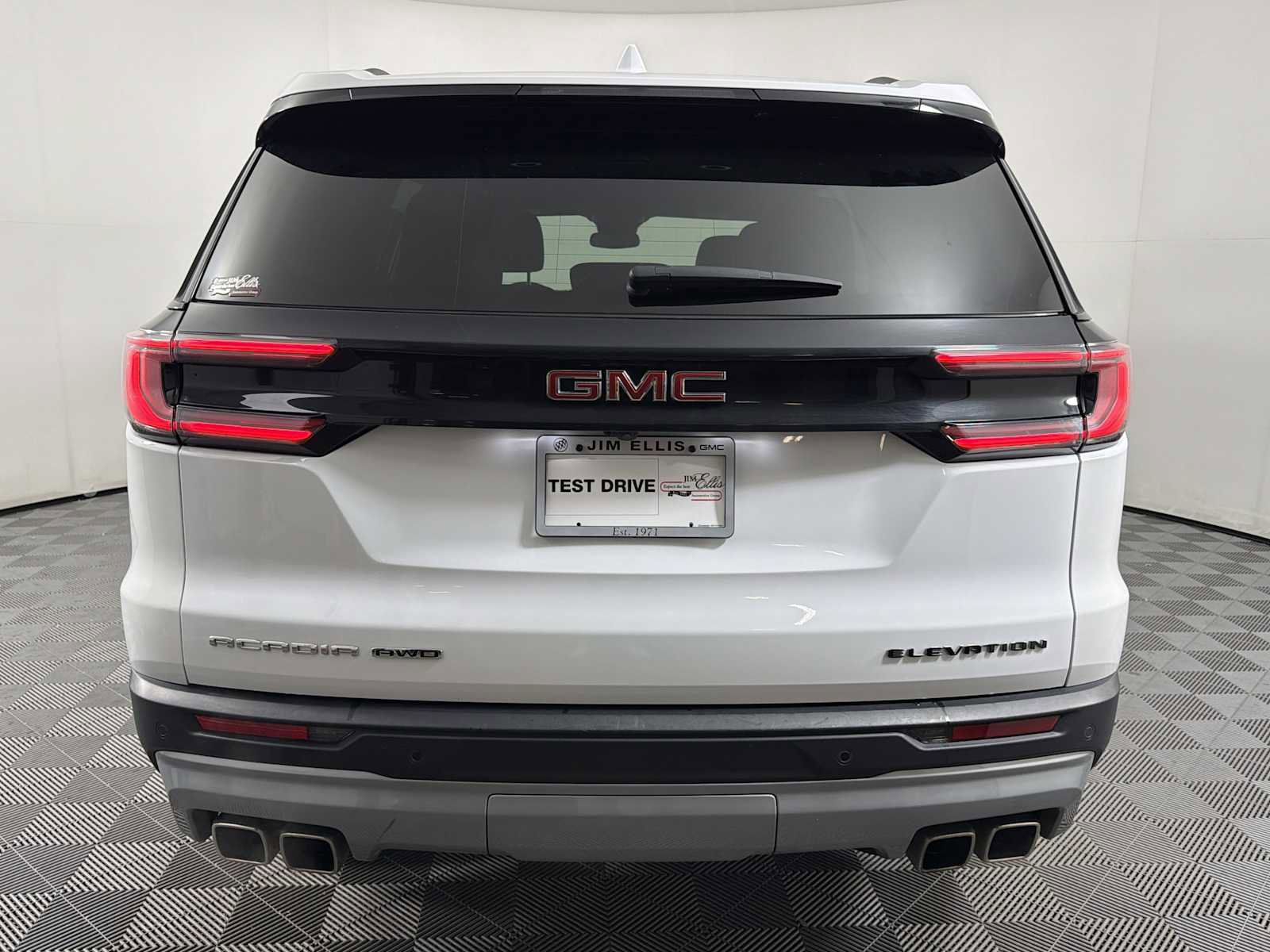 2024 GMC Acadia Elevation