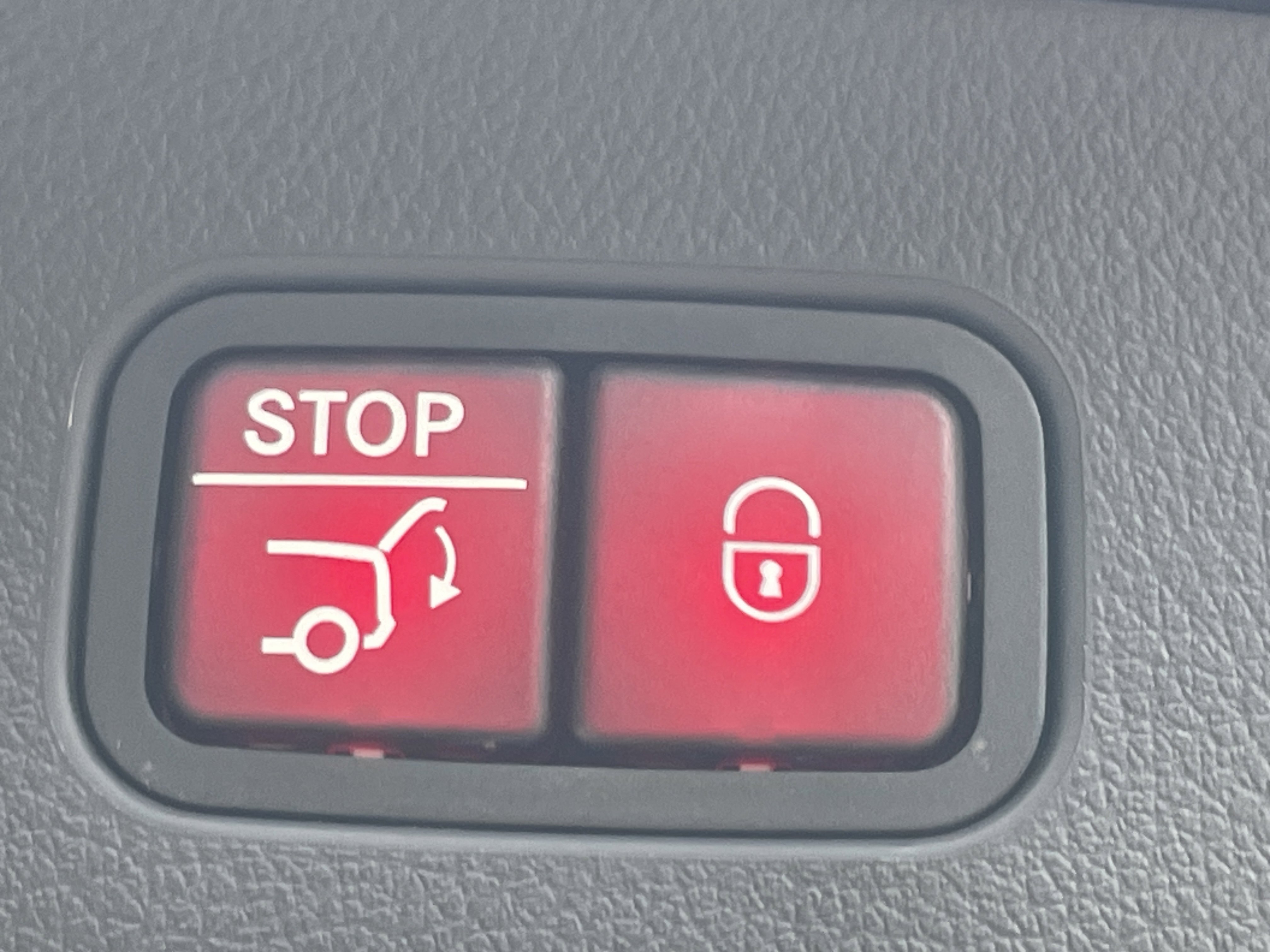 2025 Mercedes-Benz GLC 300