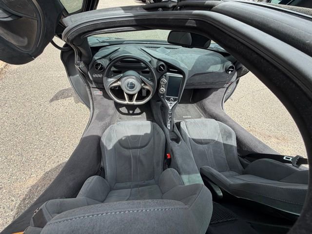 Used 2018 McLaren 720S photo 17