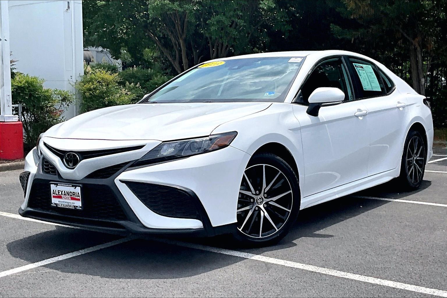 Used 2023 Toyota Camry SE w/ Convenience Package