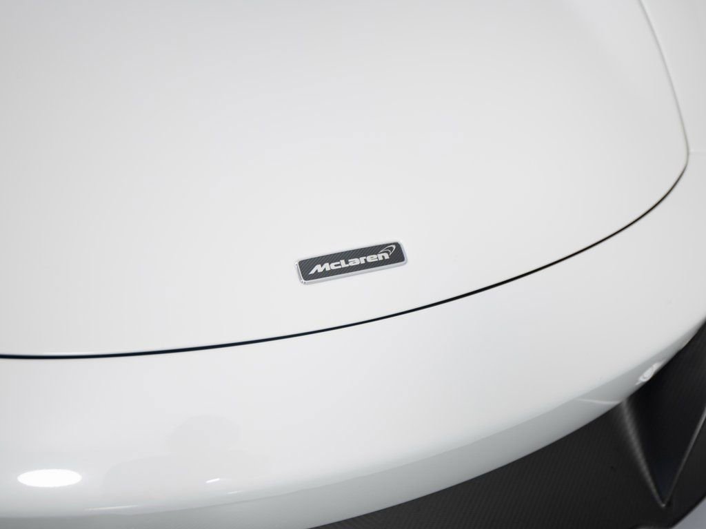 Used 2016 McLaren 675LT Spider photo 38