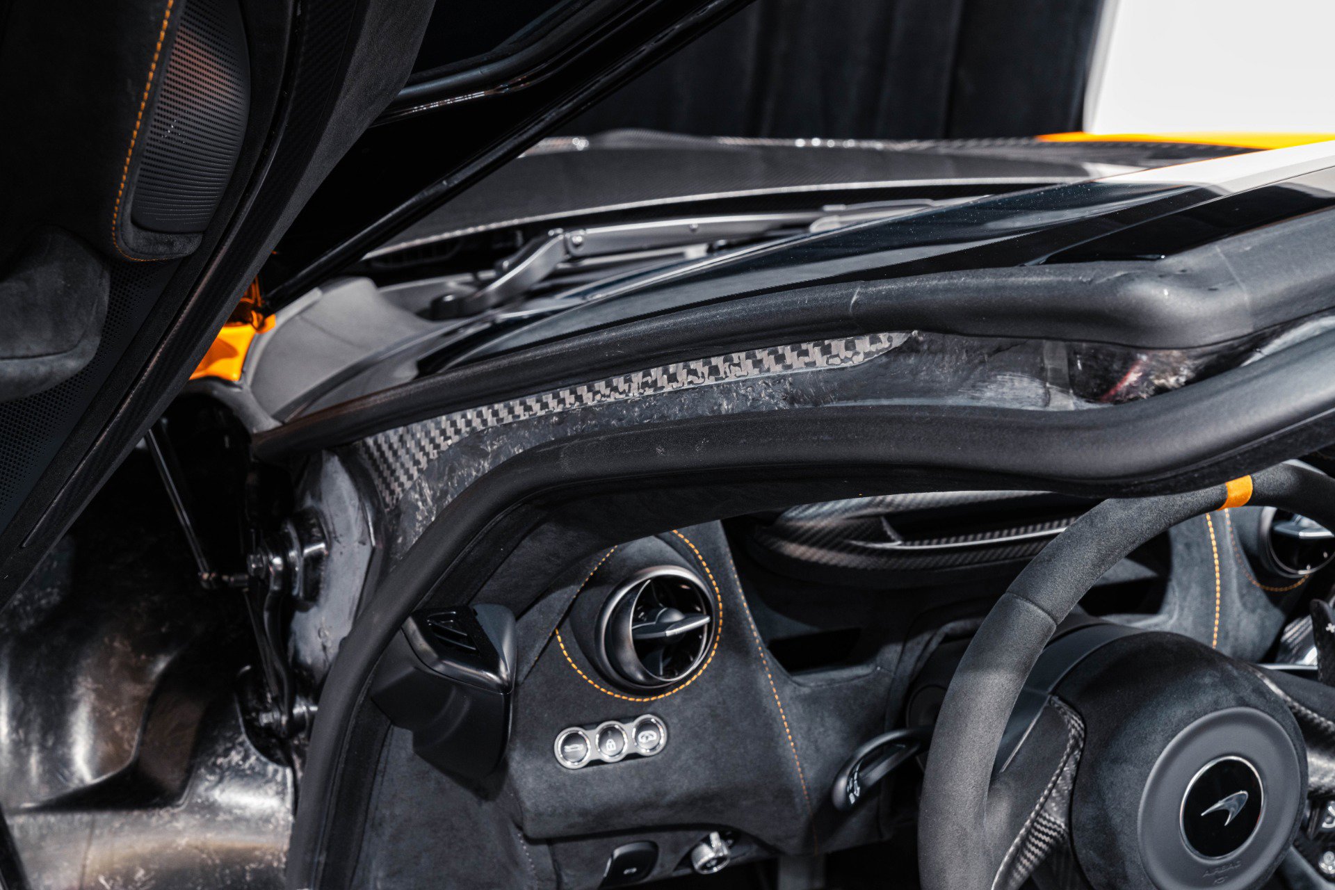 Used 2021 McLaren 765LT photo 31