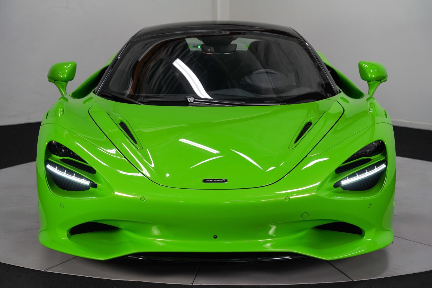 Used 2024 McLaren 750S Spider photo 9