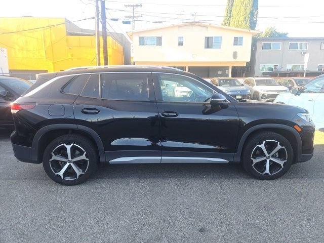 Used 2025 Volkswagen Tiguan SE