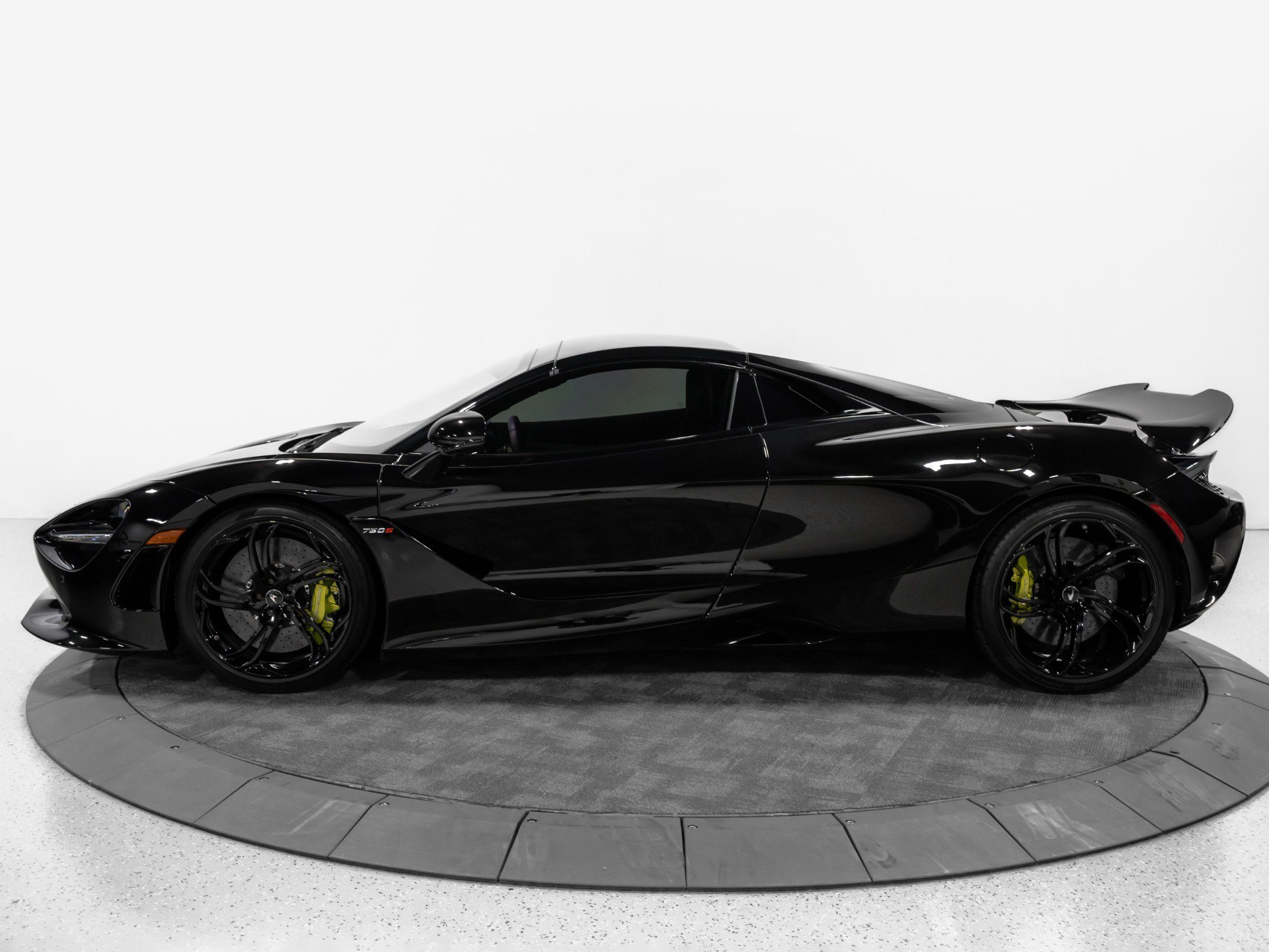 Used 2025 McLaren 750S Spider photo 21