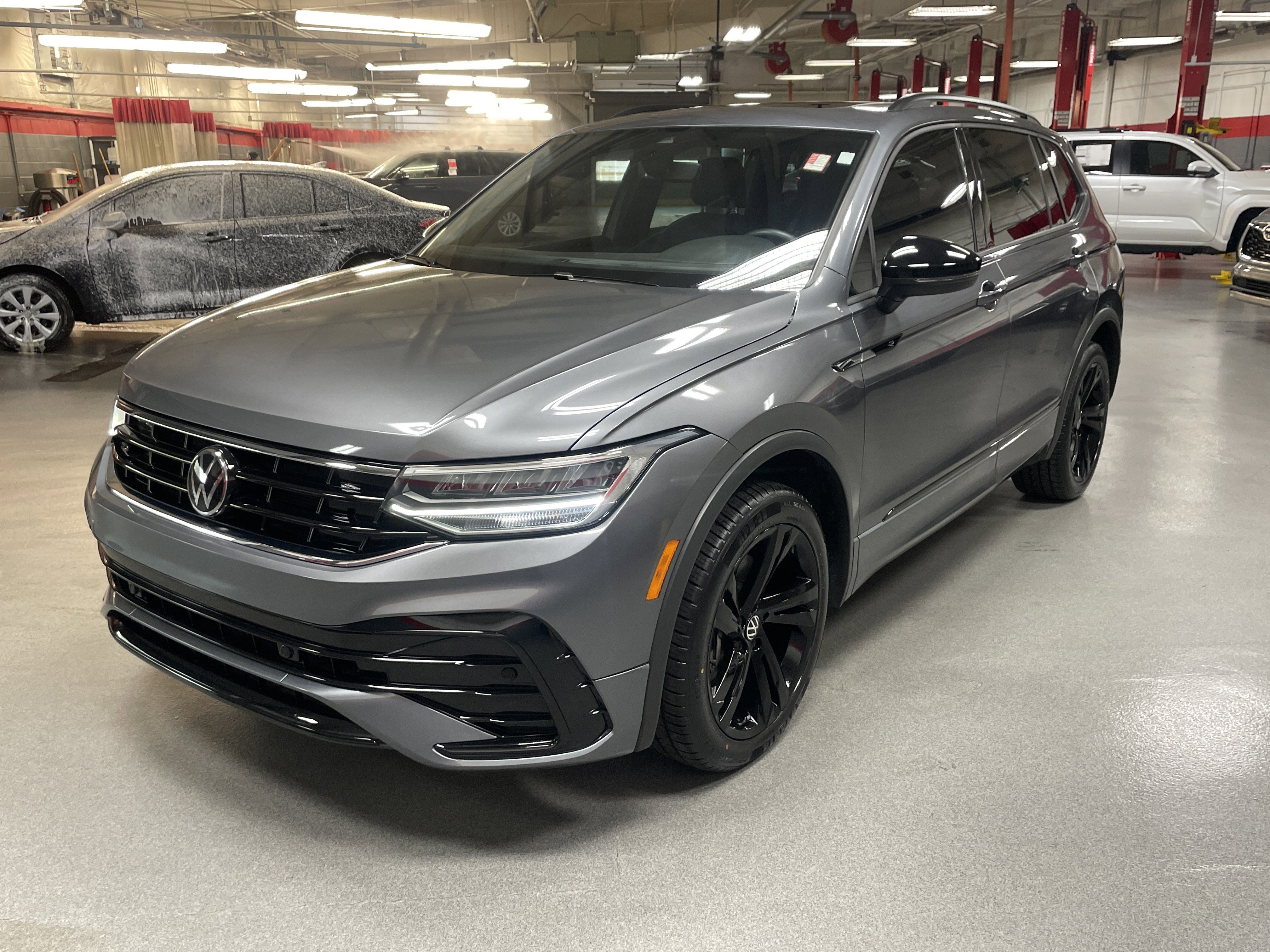 2023 Volkswagen Tiguan SE R-Line